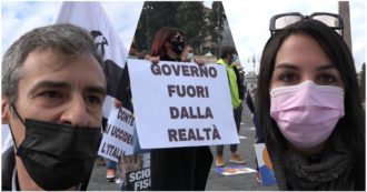 Copertina di “Meglio chiudere tutto ora per poi riaprire a Natale”: proprietari di bar e ristoranti protestano in piazza a Roma e invocano il lockdown – Video