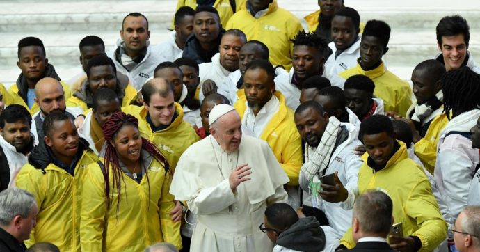 Copertina di L’enciclica di Papa Francesco. Cultura è accogliere il diverso