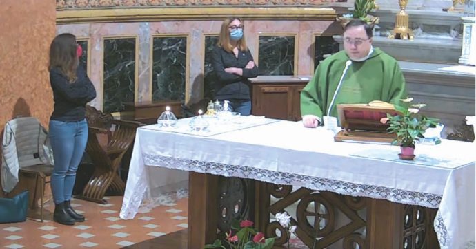 “L’aborto è peggio della pedofilia”: l’omelia del prete di Macerata difeso dal suo vescovo