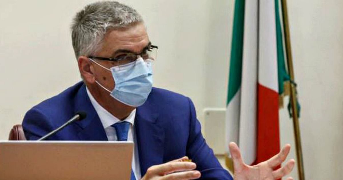 Scontro tra governo e le regioni rosse. L’Iss: “L’analisi del rischio guarda il trend non è strumento che dà voti”. Campania gialla? “Molti casi ma trasmissione stabile”