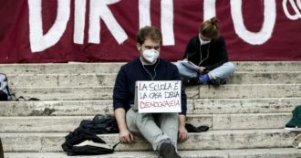 Copertina di Timidi nelle interrogazioni a distanza? C’è chi ha provato da bendato ma io preferisco guardarvi negli occhi