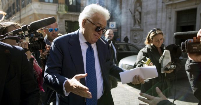 Verdini in cella da solo in attesa del tampone