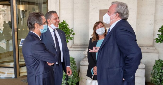 Posti letto, assunti, tamponi: il disastro Regioni continua