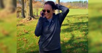 Copertina di “Ce l’abbiamo fatta”: la gioia di Kamala Harris al telefono con Joe Biden mentre fa jogging