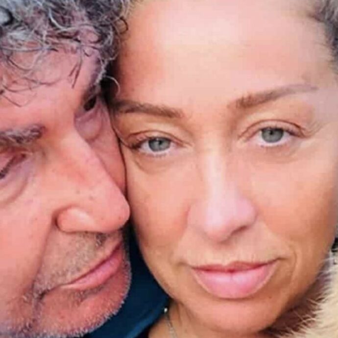 “Non è stato mio marito Stefano D’Orazio a non voler accertare la paternità di Francesca Michelon, ma la madre di lei”: parla Tiziana Giardoni, compagna dello scomparso batterista