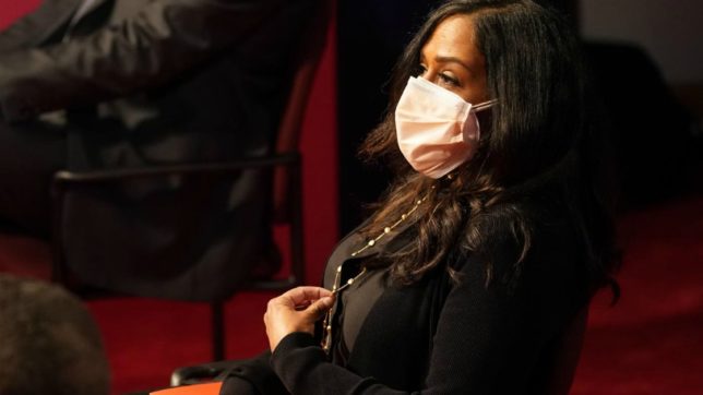 Kamala Harris, la sorella Maya dietro alla vittoria: l’avvocato con la passione per la politica a fianco di Hillary Clinton nel 2016