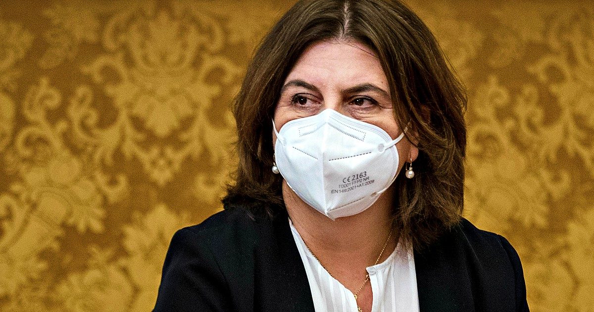 Salario minimo, cosa c’è nel nuovo ddl Catalfo su cui Conte chiede “la convergenza di tutti”. Asticella a 9 euro lordi, valorizzazione dei contratti nazionali prevalenti