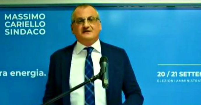 Si dimette il sindaco di Eboli Cariello, era stato arrestato in un’inchiesta per corruzione