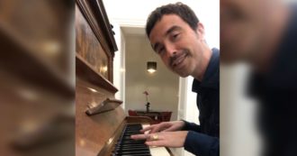 Copertina di Mtv Ema 2020, pianoforte e voce: così Diodato annuncia la vittoria ai suoi fan – Video
