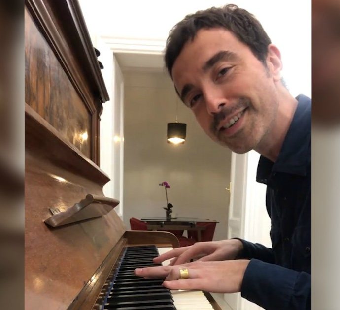 Mtv Ema 2020, pianoforte e voce: così Diodato annuncia la vittoria ai suoi fan – Video