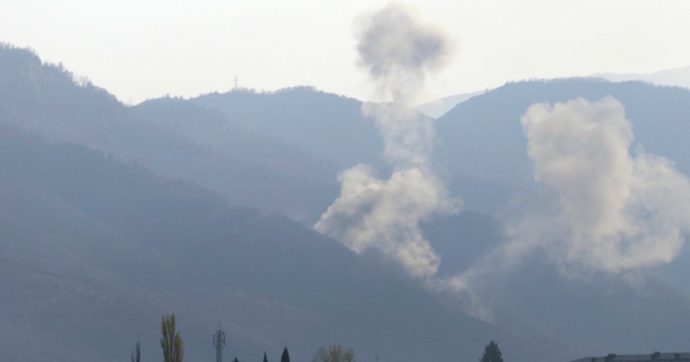 Elicottero russo abbattuto per errore in Armenia, due le vittime. Le forze azere ammettono  la responsabilità e si scusano con Mosca