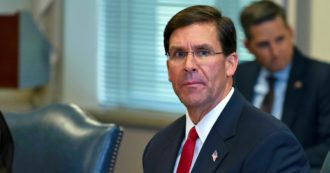 Copertina di L’ultima resa dei conti di Trump: licenziato il capo del Pentagono Mark Esper. Al suo posto il direttore del centro Antiterrorismo Miller