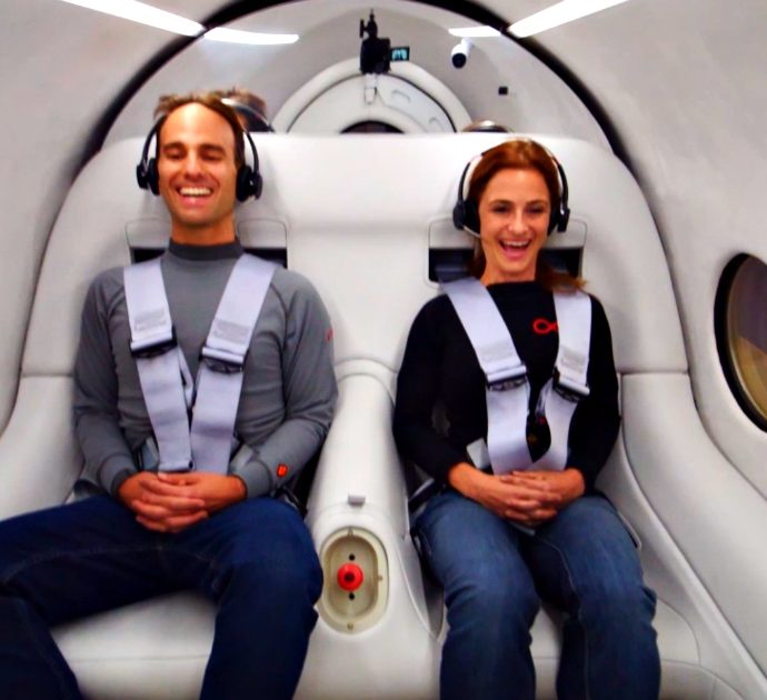 Primo test sul treno supersonico da 1000 km/h: l’emozione dei passeggeri. Il video
