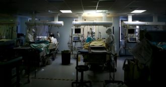 L’allarme dei medici: “Ospedali sovraccarichi, no a un allentamento prematuro delle regole. C’è amarezza per il dibattito sulle riaperture”