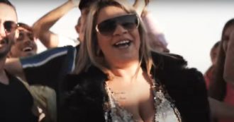 Copertina di Angela da Mondello lancia la sua canzone. E io avrei qualcosa da dirle