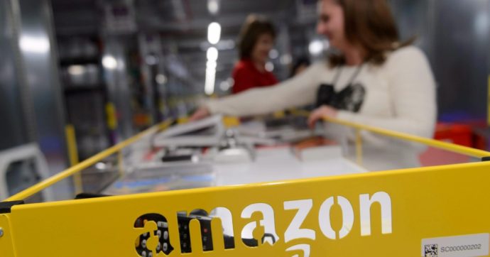 Copertina di Antitrust Ue: “Amazon abusa della sua posizione dominante”. Come negli Usa