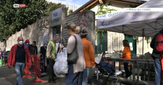 Copertina di La sfida del Covid, così Milano prova a reinventarsi tra chiusure e solidarietà. L’ultima puntata del ciclo di reportage di SkyTg24