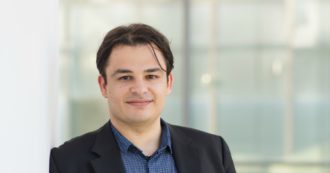 Copertina di Luca Quintavalle, a tu per tu con il concertista emigrato in Germania: “Così ho riscoperto Eberl, pianista offuscato (anche) da Beethoven”