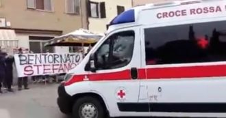Coronavirus, ex sindaco di Osimo torna a casa dopo otto mesi e mezzo in ospedale: i concittadini lo accolgono così – Video