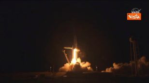 Copertina di Le immagini del decollo della Crew Dragon di Elon Musk. Raggiungerà la stazione spaziale internazionale