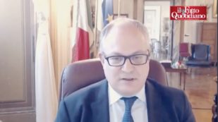 Copertina di Gualtieri: “Tutto ciò che fa risparmiare in tassi di interesse è utile, anche il Mes. Ma ci sono opinioni diverse nella maggioranza”