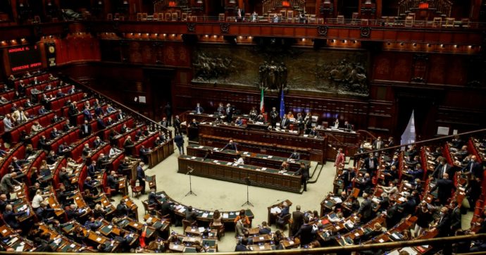 Giochi, Mps, regali vari: nel testo grossi favori e le solite micronorme