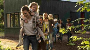 Copertina di La regista Phyllida Lloyd: “Le donne vittime di violenza sono in lockdown perenne”