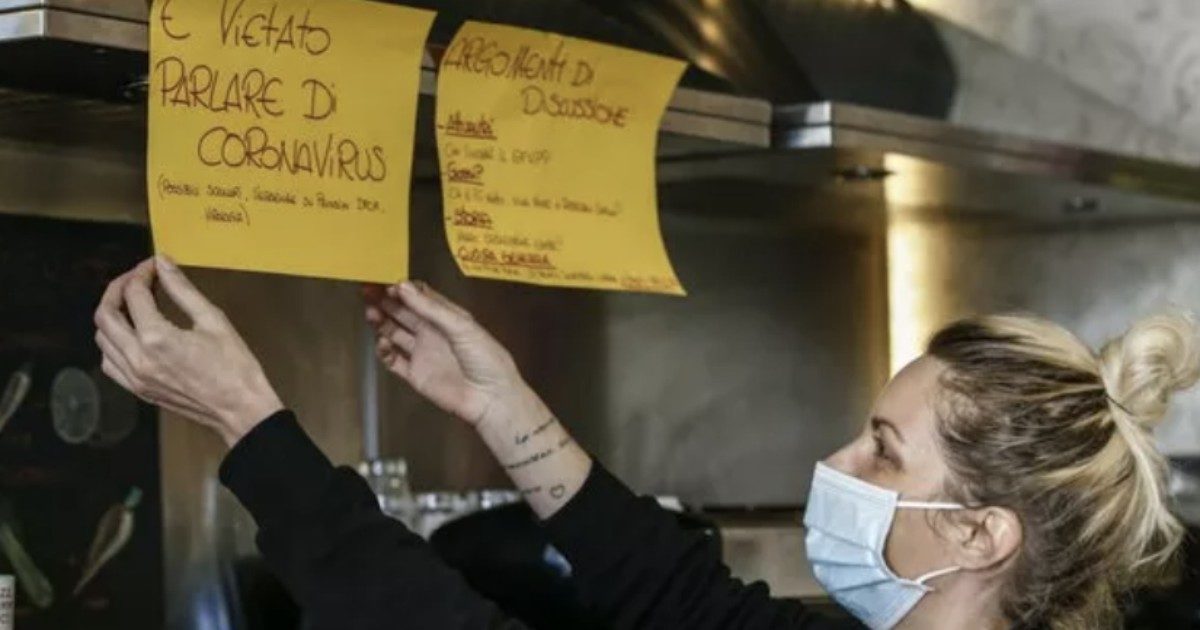 “Qui è vietato parlare di coronavirus, dpcm, virologia”: ecco cosa accade in un bar romano