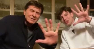 Copertina di Morandi e la gag con il nipote: Giovanni imita il nonno Gianni e il cantante reagisce così – Video