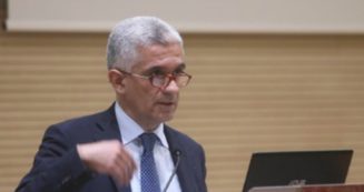 Copertina di Il direttore degli ospedali milanesi sotto accusa: “Abbiamo assunto tutto il personale possibile per garantire ai pazienti dignità e cure”