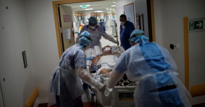 Contagi, la curva si è stabilizzata. “Ma di morti ne vedremo tanti”