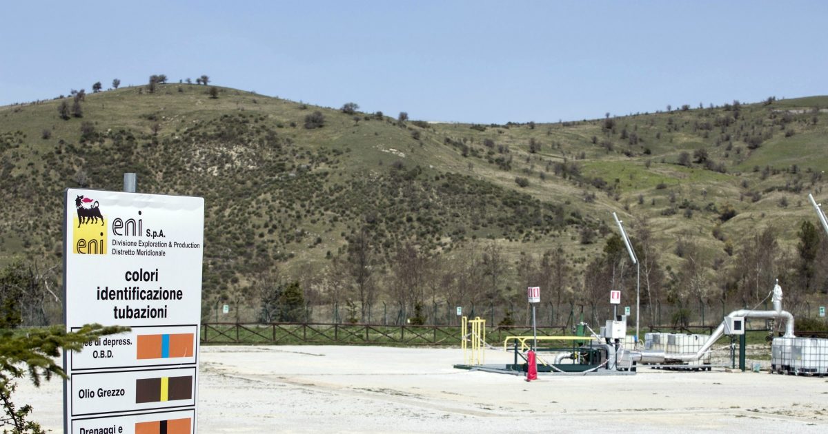 eni-misterioso-inquinamento-da-sostanze-chimiche-nel-centro-olio-val-d