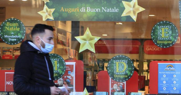 Il virus rallenta. Conte: “A Natale niente cenoni”