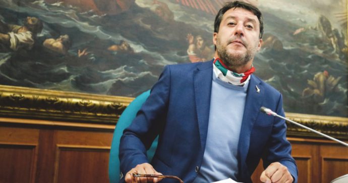 Copertina di Salvini, il profeta dei boomerang: Fassino trema!
