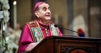 Copertina di Siccità, l’arcivescovo di Milano annuncia un rosario per la pioggia: e subito in città piove