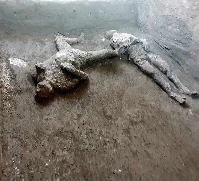 Pompei, ecco come sono stati trovati i due corpi antichi intatti. Il video degli scavi che hanno portato alla straordinaria scoperta