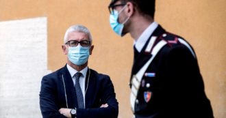 Copertina di Tutti contro la Rai che caccia Morra (già in sala trucco)