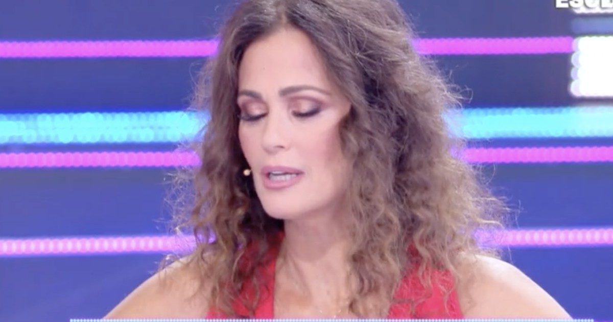 Samantha De Grenet: “Mi sono sentita un ‘sassetto’ sul seno. E dopo gli esami la dottoressa mi ha detto che avevo un cancro”