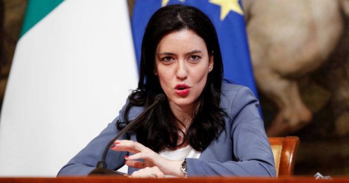 Azzolina: “Studenti anche alle superiori in aula a dicembre”