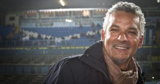 Copertina di Roberto Baggio, un tifoso gli chiede di firmargli il cofano dell’auto: “La impreziosiamo, non la roviniamo”