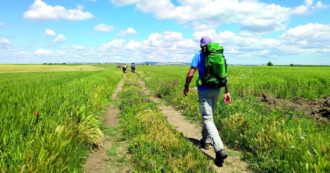 Copertina di Dai cammini francigeni in Sicilia alla Via degli Dei: così il turismo lento ha retto l’urto della pandemia