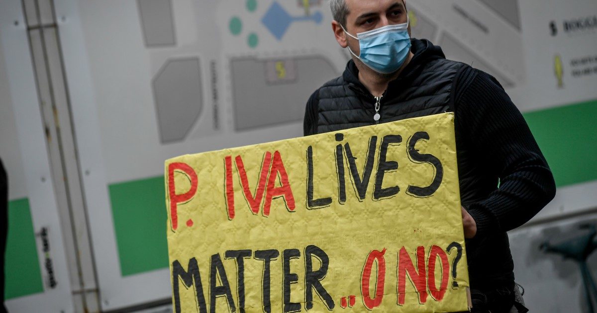 Archeologi, consulenti, grafici pubblicitari e musicoterapeuti: tutti gli autonomi senza ristori. “Dopo i primi bonus ci hanno dimenticati”