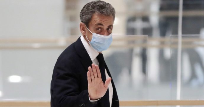 Finanziamenti illegali alla campagna elettorale: l’ex presidente francese Sarkozy condannato a un anno di carcere