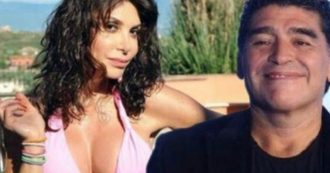 Copertina di Maradona morto, Carmen Di Pietro: “Sono distrutta”. Ma il fotomontaggio (malriuscito) con lei in costume scatena le polemiche