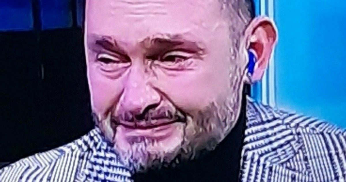 A Sky Sport arriva la notizia della morte di Maradona, Gianluca Di Marzio scoppia a piangere in diretta