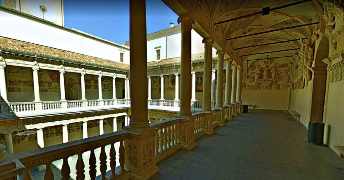 “Prestazioni private con l’apparecchiatura dell’Università di Padova”: l’ex direttore di Medicina legale sospeso per un anno