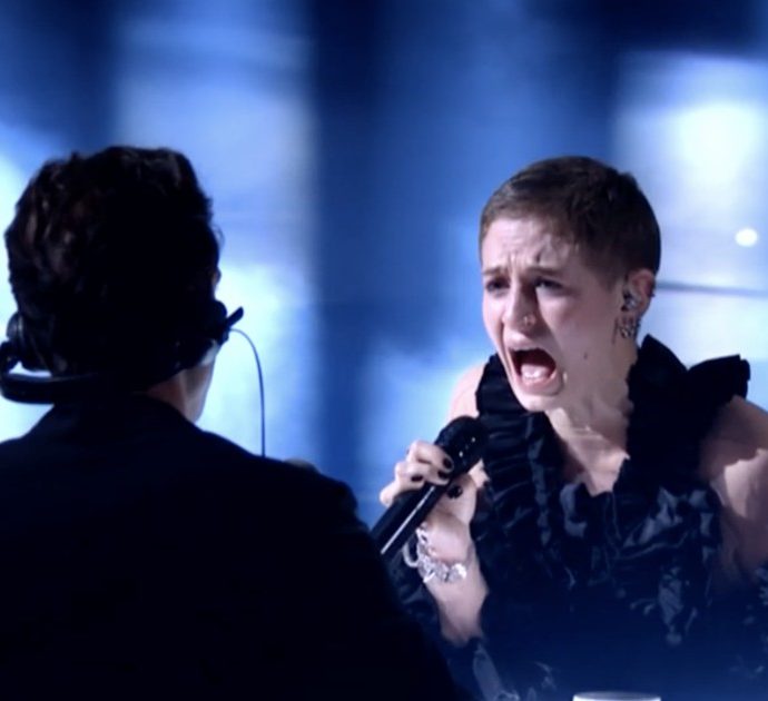 X Factor 2020, nel quinto live eliminazione a sorpresa per i Melancholia. Il loro brano originale “Alone” sul palco dell’Hot Factor