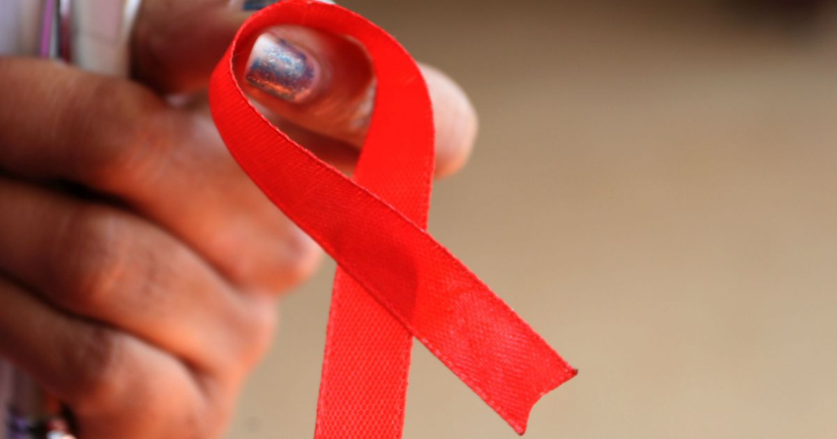 Giornata mondiale contro l'Aids: la prevenzione parte dall'educazione  sessuale a scuola - Il Fatto Quotidiano