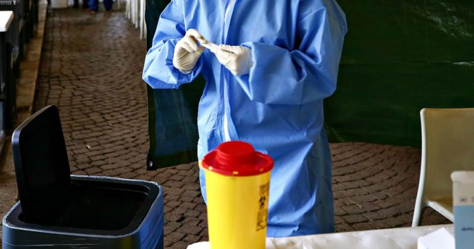 Coronavirus, 30mila test rapidi donati a 6 comuni della costiera sorrentina. Ma i sindaci non sanno ancora come utilizzarli