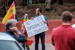 Copertina di La chat nostalgica dei fucili che imbarazza (un po’) l’ultradestra spagnola di Vox